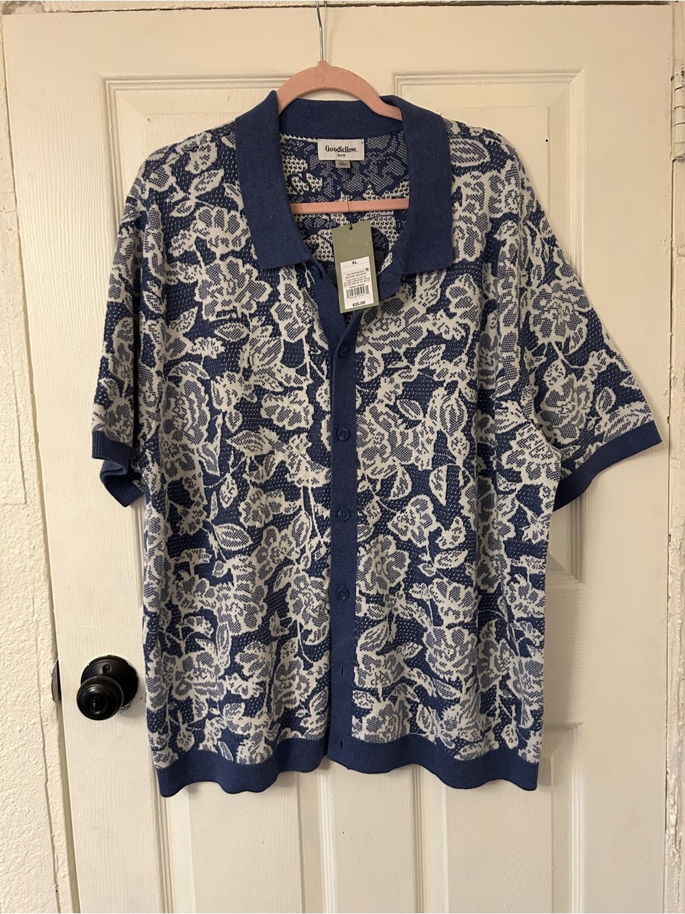 NWT men’s goodfellow XL button up navy blue and white floral collared shirt
